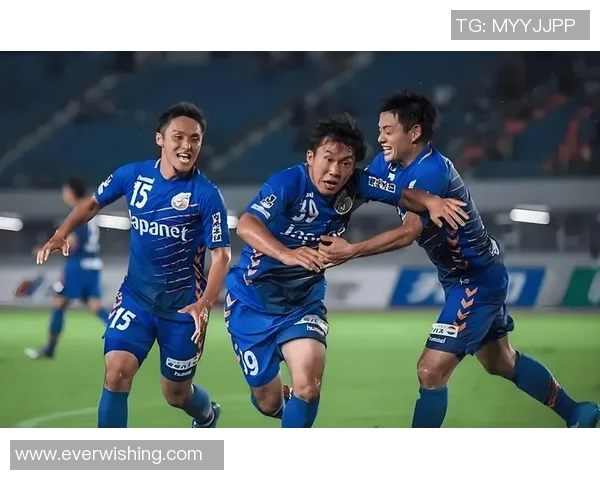 FC爱媛与FC的激烈对决展现足球魅力与团队精神的较量 FC爱媛与FC的激烈对决展现足球魅力与团队精神的较量